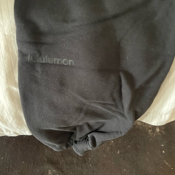 Lululmeon black sweatpants - Picture 4 of 4